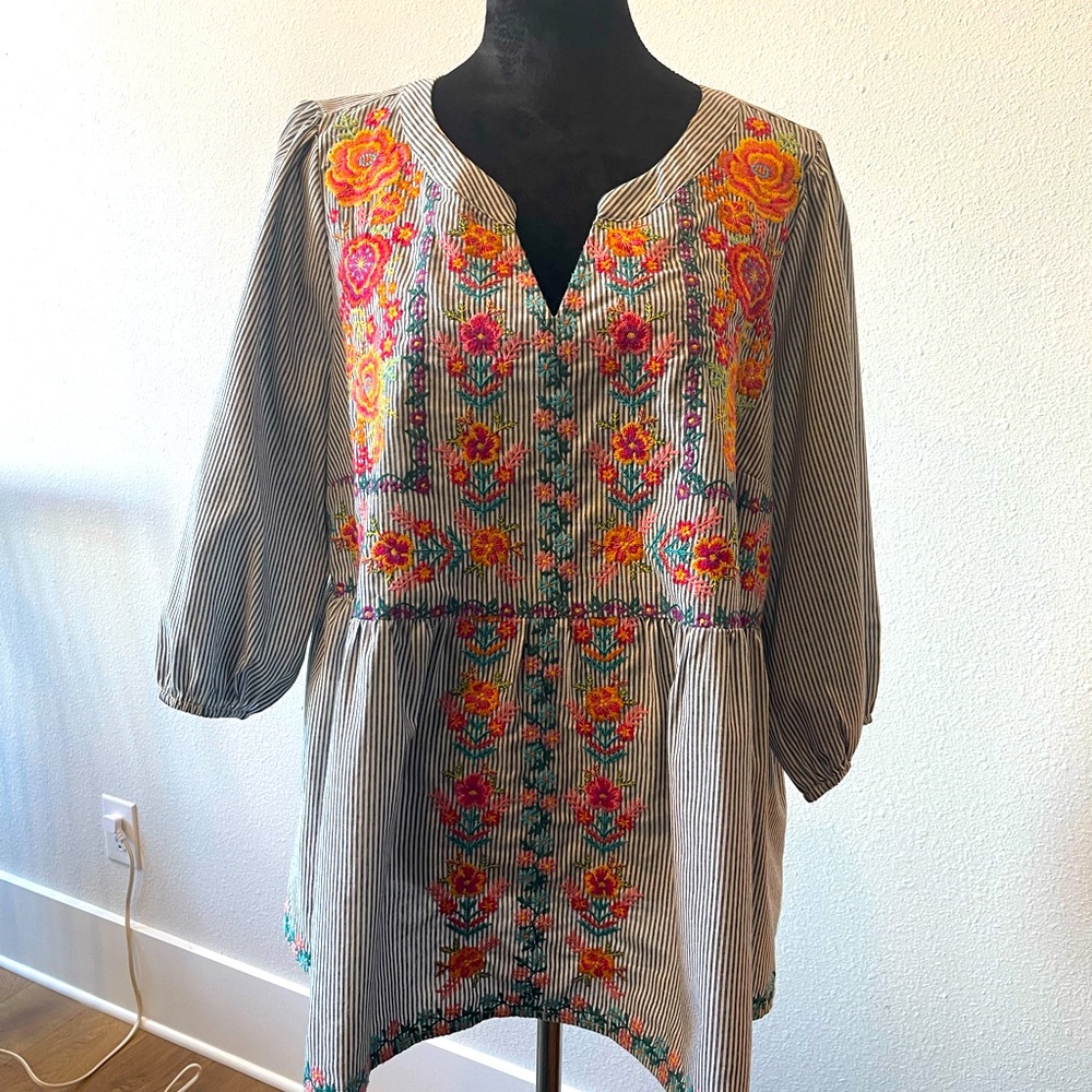 1x Savanna Jane  Embroiderd Blouse
